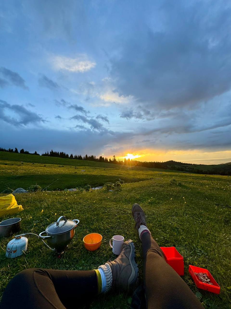 Sunset cooking on jailoo